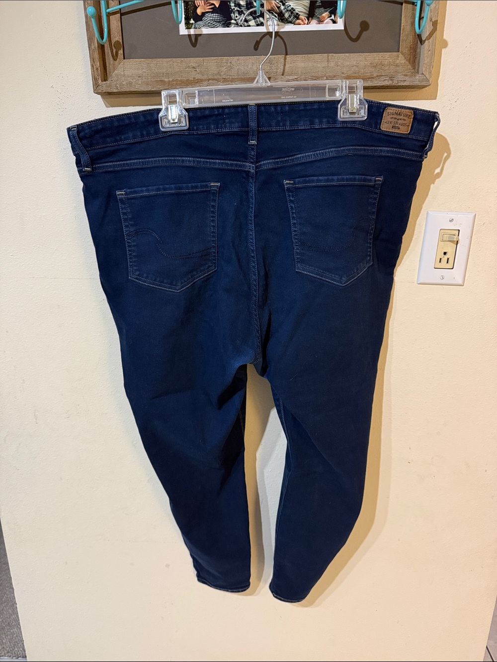 Signature by Levi Strauss Dark Wash Skinny Mid Rise Jeans 22S - Picture 5 of 10
